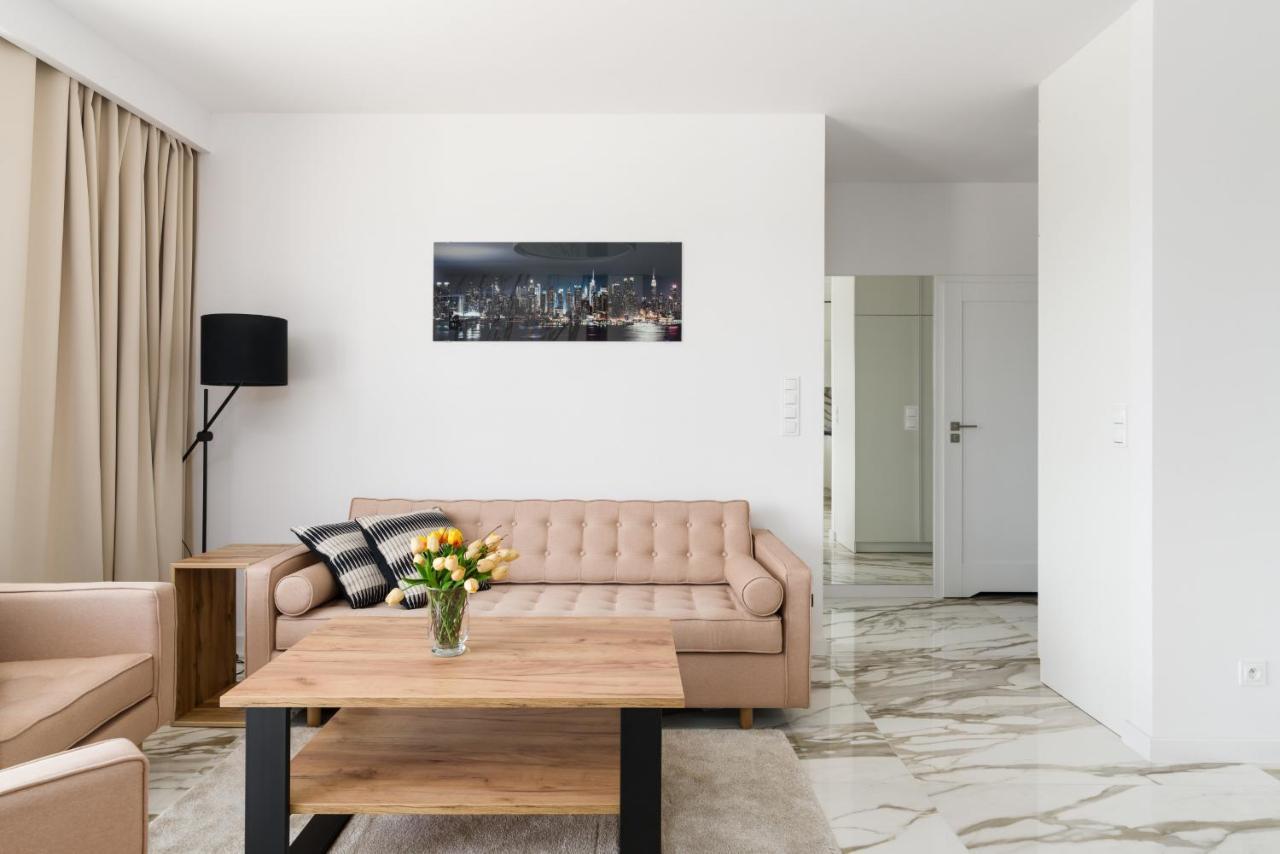 Esencja Apartments With Free Parking Garbary 104 By Noclegi Renters Poznań Eksteriør bilde