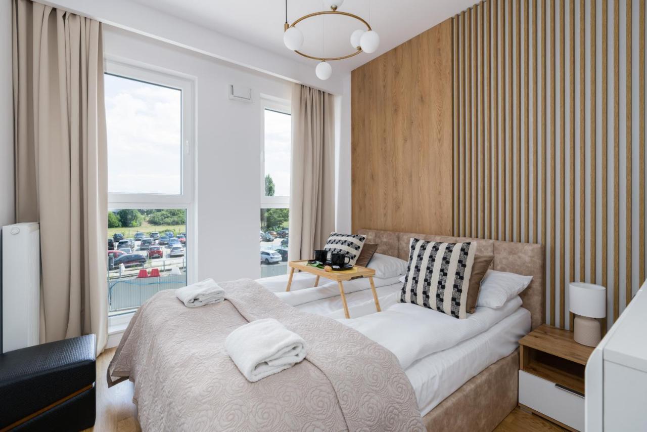 Esencja Apartments With Free Parking Garbary 104 By Noclegi Renters Poznań Eksteriør bilde