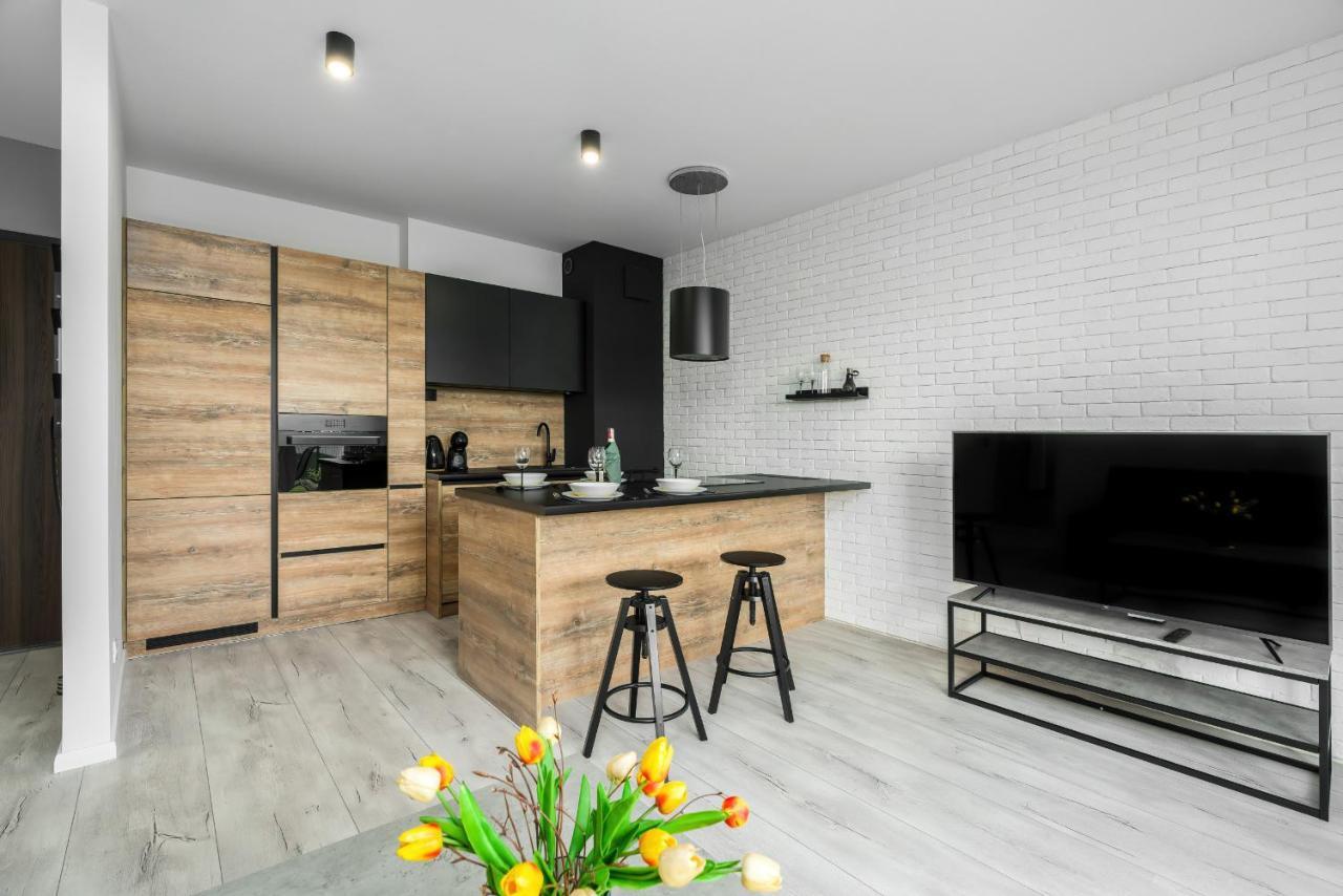 Esencja Apartments With Free Parking Garbary 104 By Noclegi Renters Poznań Eksteriør bilde