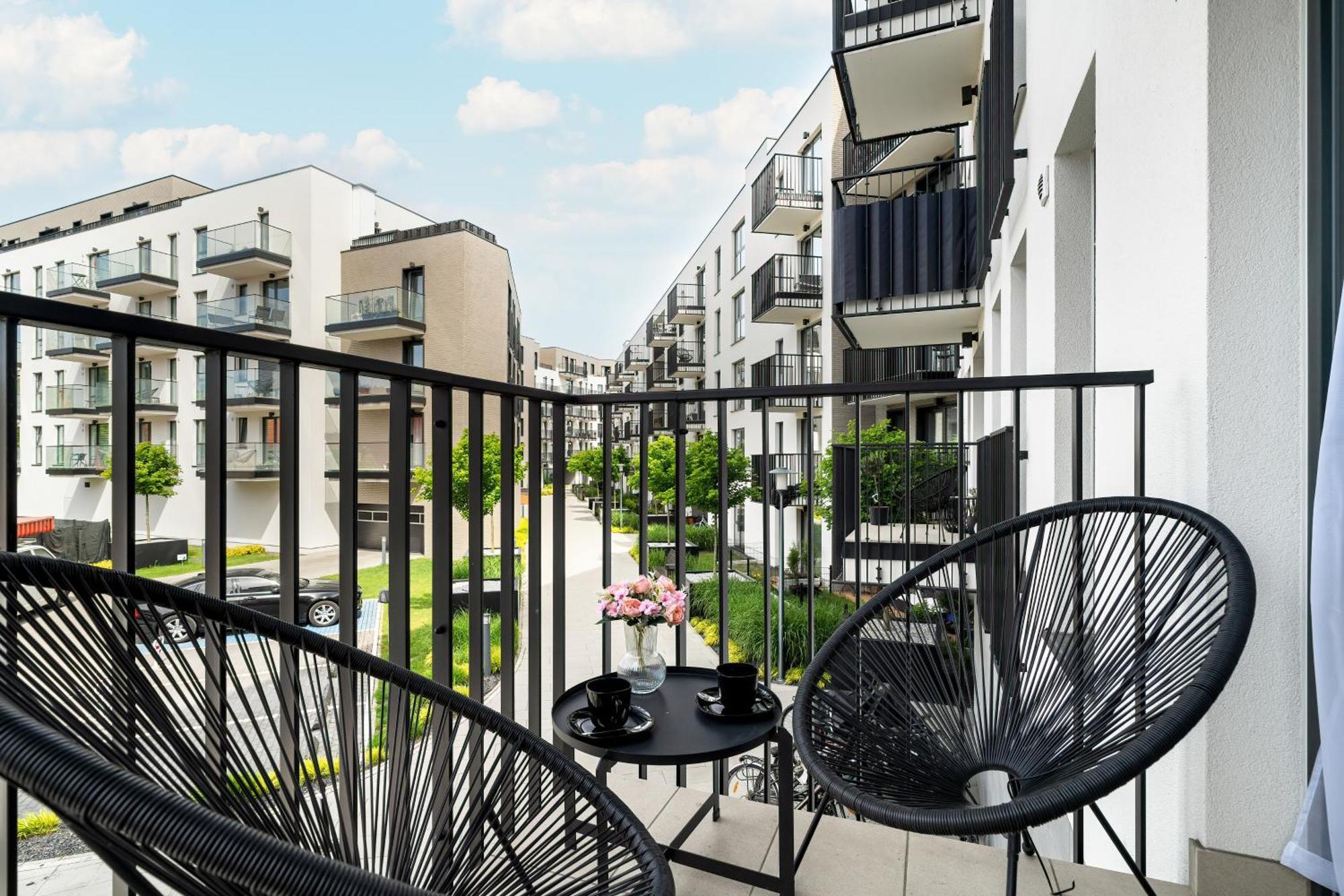 Esencja Apartments With Free Parking Garbary 104 By Noclegi Renters Poznań Eksteriør bilde